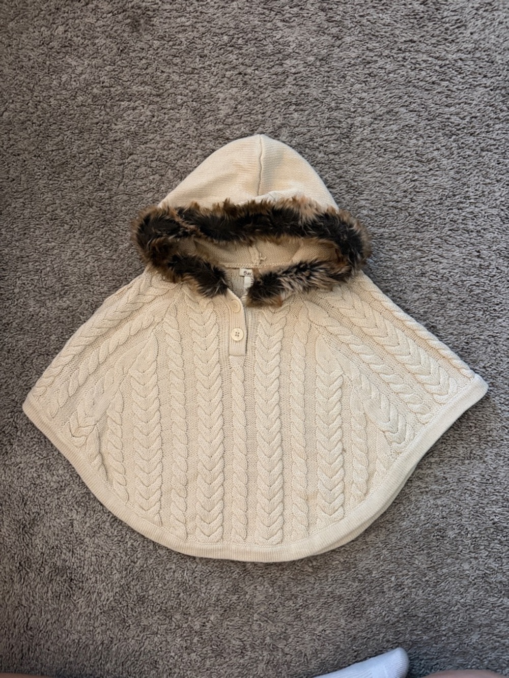 Kids Cream Cable-Knit Hooded Poncho Sweater with Faux-Fur Trim 3T